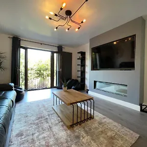 5 Lockside *free Private Parking* *city Centre* Holiday home